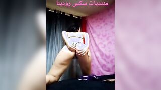 سكس مصرية مولعه في الحمام ترقص و تتناك