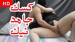 سكس عربي مطلقه قحبه جسمها نار بتتناك من ابن البواب الفحل يكيف كسها الملبن