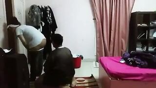 حصري اليوم فيلم سكس عربي جامد خول واقف وره الباب بيمص طيز مرات اخوه الشرموطة ويفشخ كسها