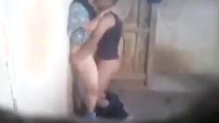 مصري زانق لبوه امام الشقة ونازل فيها نيك ساخن - سكس مصري - سكس عربي جديد 2025