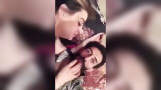 نسوانجي جايب موزه بلدي بعد ما ناكها بيداعبها ويقول لها كلام سكس سافل عربي يهيج الزب - سكس جامد