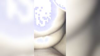 شرموطه من الاخر راكبه فوق زبه وسايحه علي الاخر بتقوله خبط في كسي جامد عشان يدخل كله