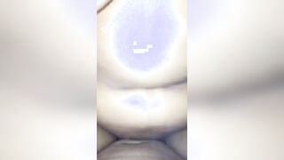 شرموطه من الاخر راكبه فوق زبه وسايحه علي الاخر بتقوله خبط في كسي جامد عشان يدخل كله
