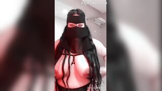 سكس خليجي نار منقبة بسجم ميلف زي القشطة شرموطة اوي بترقص عريانه وتتناك لايف