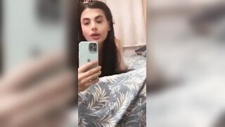 سكس عربي فاجر لبوة مصرية سخنه نار تصور نفسها وهي بتتناك من عشيقها
