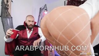 سكس مترجم - النيك الجماعي فى الهالوين