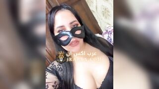 مصريه بقميص النوم طالعه لايف وسخنه اوي نفسها في زب يريح كسها سكس تانجو عربي