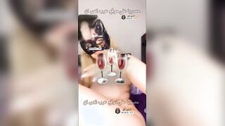 سوسو المنيوكة تنيك كسها بالزب الصناعي قدام الامير سكس شراميط مصر
