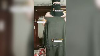 سكس بلدي مصري - شرموطة الخانكة تضرب سبعة وو نصف بافتراء و تدخل صوبعها في طيزها الكبيرة