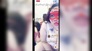 مصرية هيجانة دخلت زب كله في كسها قاعدة عليه تعال نيك كسي بقى