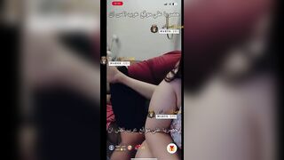 مصرية هيجانة دخلت زب كله في كسها قاعدة عليه تعال نيك كسي بقى