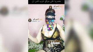 شلة الشراميط يروح زيارة للفحل في بيته ويعمله احلي متعه جنسيه مع  زبه الكبير