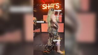 الراقصة المنيوكة تدلع الزب مص و ترقص للجمهور بعدها - سكس مشاهير ساخن مولع
